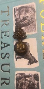 WW1 Inniskilling Fusiliers Officers Cap Badge