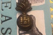WW1 Inniskilling Fusiliers Officers Cap Badge