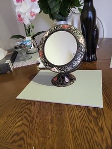 Vanity mirror