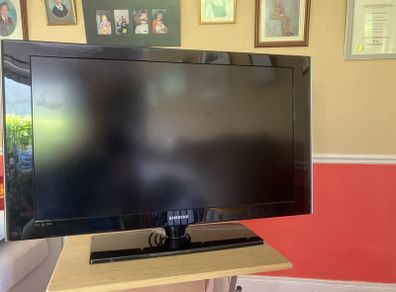 40" Samsung TV