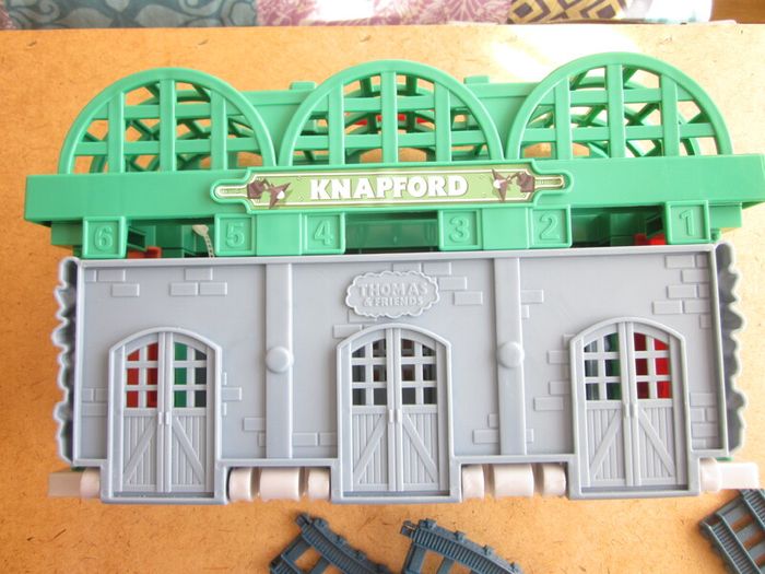 Thomas & Friends Knapford Station Bundle