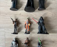 27 Star Wars Figures