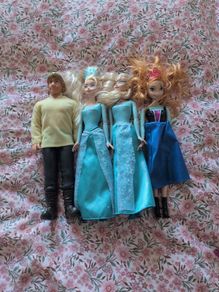Frozen dolls