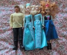 Frozen dolls