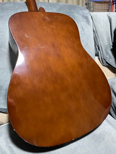 Guitar Yamaha F310