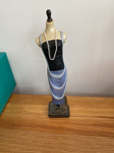 Figurines - The Latest Thing - Collectibles (5 Euro Each)