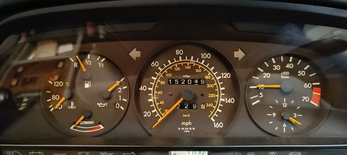 92 Mercedes 300SE W126