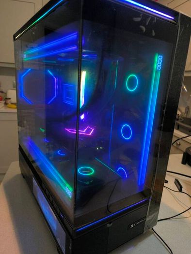 High-End Gaming PC RTX 5070ti, 9800x3d, 32gb ddr5, 1tb ssd gen4