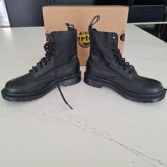 Dr.Martens
