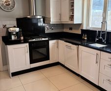 Full Kitchen, Granite Worktops and Appliances