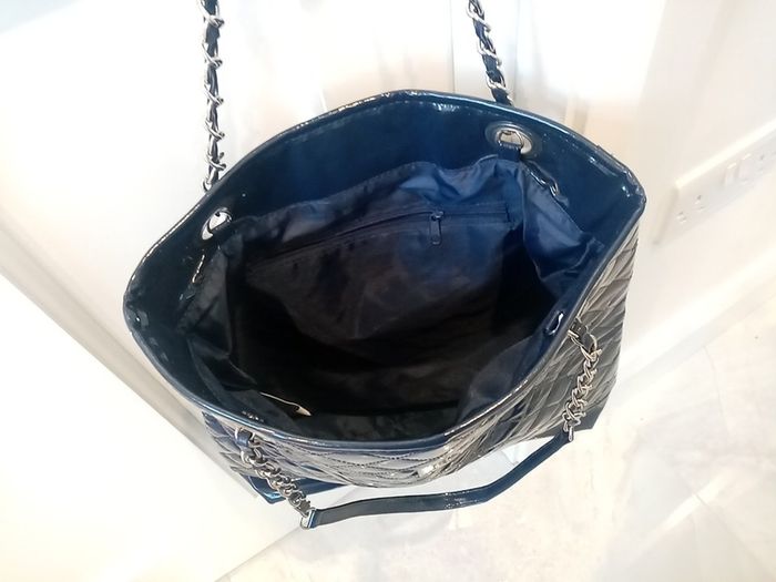 Ladies shoulder bag
