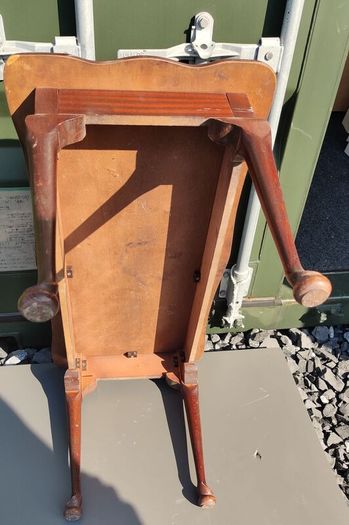 Vintage Queen Anne Style Side Table  Mahogany Finish