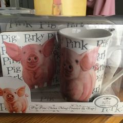 china mug perky pink pig