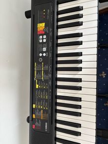 Yamaha PSR F52 Keyboard Brand New Never Used Complete Set