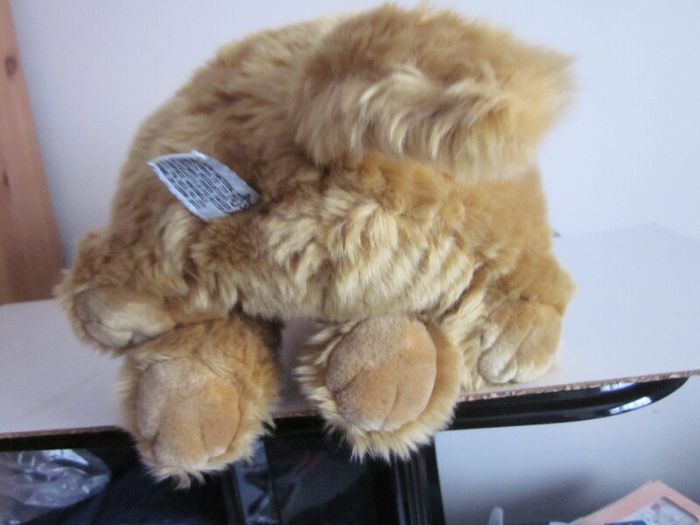 Vintage Russ Banjo Sitting Puppy Plush Toy
