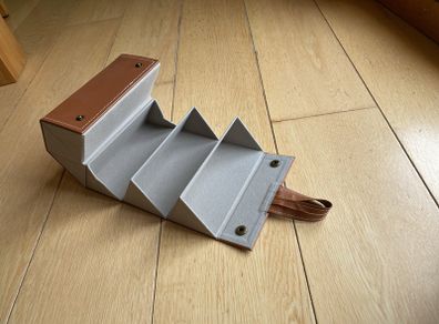 Glasses organiser