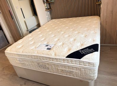 THE FAITH & ETHAN COLLECTION King Size Mattress in immaculate condition