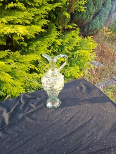 Clear grappe pitcher postage possible