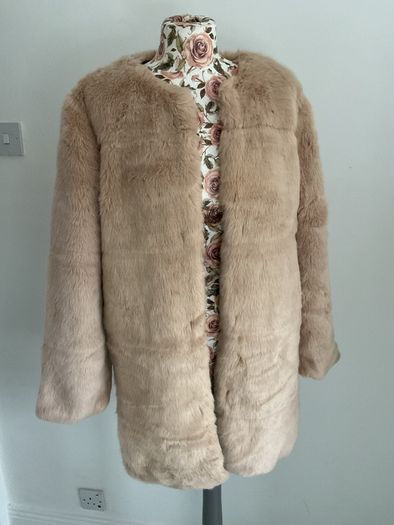 jacket Zara fur jacket size large edge to edge style