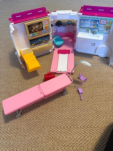 Barbie ambulance
