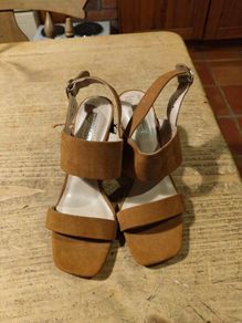 Ladies Penny's Brown swade Sandles. New with tags.e