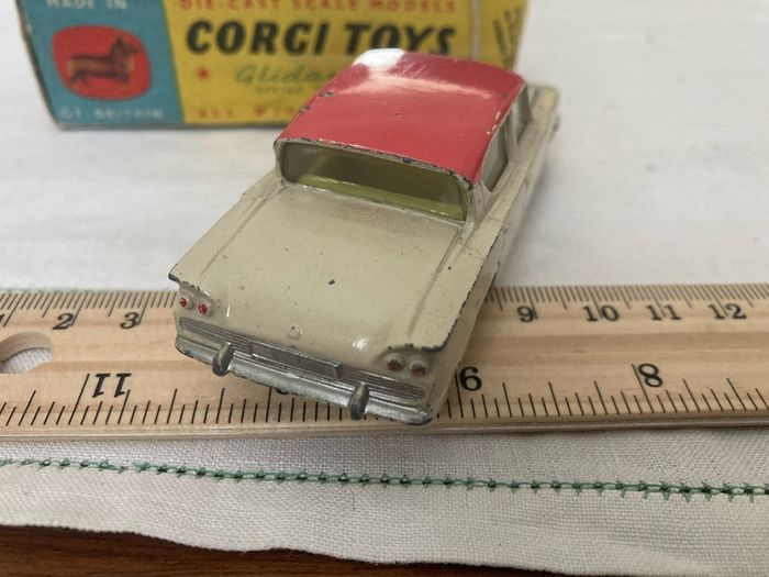 Corgi 234. Ford consul classic /315. With box. 1961/65