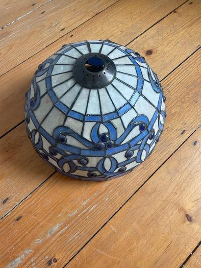 Tiffany style lampshade