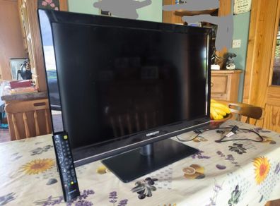 Hanspree 32" LCD TV. Usb & Hdmi (model SL32UMNBEEBBT)