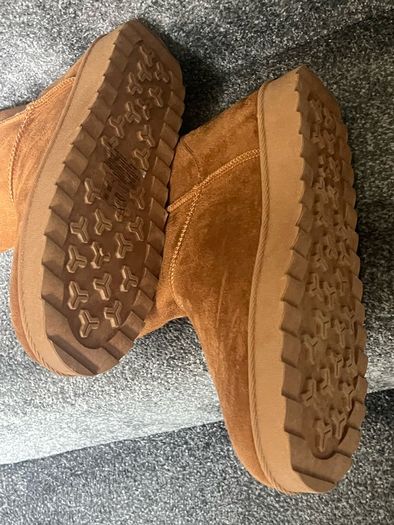 Ladies boots size 7
