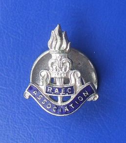 RAEC ASSOCIATION (Royal Army Educational Corps) - membership enamel badge (c.1950)