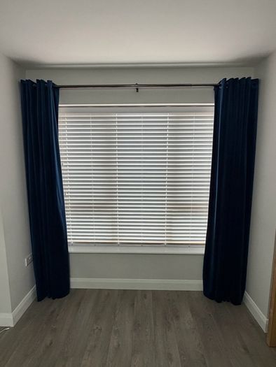 Eyelet Curtains - Navy/Blue Velvet 90x90