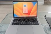 Apple Macbook Pro  2017 Excellent Condition. Intel i5-6267U 2.9GHz 8GB RAM