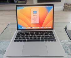 Apple Macbook Pro  2017 Excellent Condition. Intel i5-6267U 2.9GHz 8GB RAM