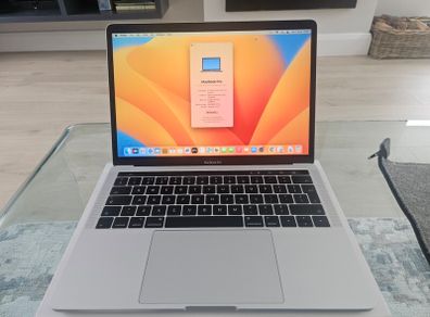 Apple Macbook Pro  2017 Excellent Condition. Intel i5-6267U 2.9GHz 8GB RAM