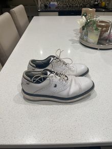 golf shoes