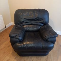 (free) black leather one seater