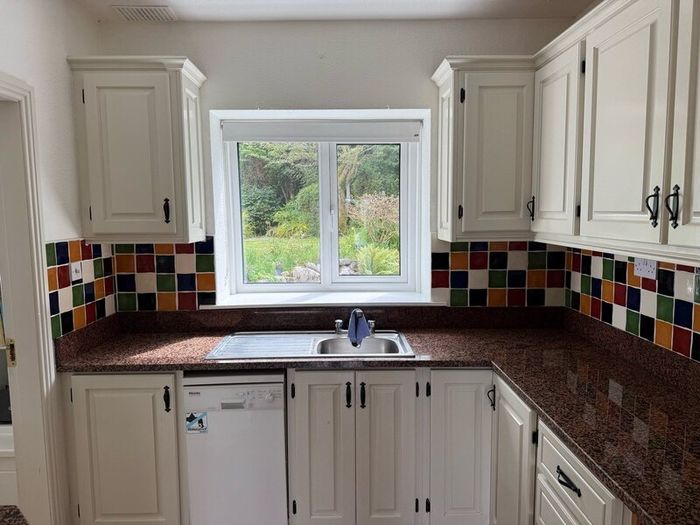Kitchen units and countertop