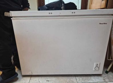 Chest freezer