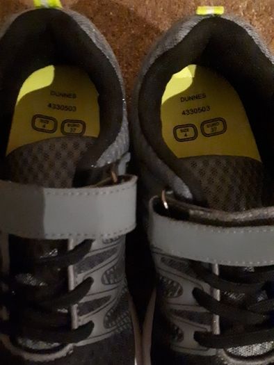 boys trainers tags off, but brand new