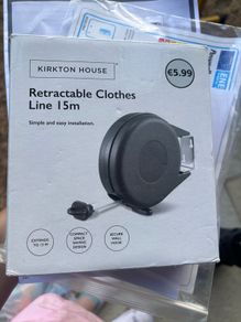 Retractable clothes line
