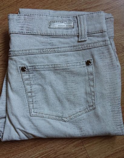 "Angelika" Jeans. Size 12