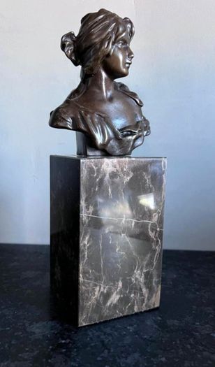 Art-Nouveau Bust Of A Woman - Bronze, Marble, Signed