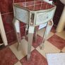 mirrored side table Image 4