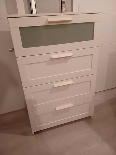 Set of chest of drawers and locker