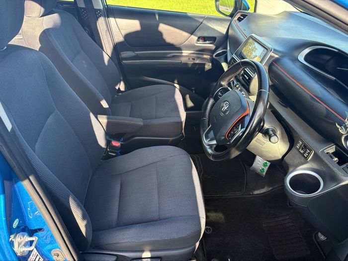 Toyota Sienta 1.5 Hybrid Automatic 7 Seater