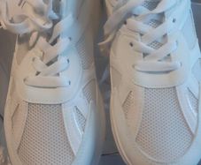 ladies trainers