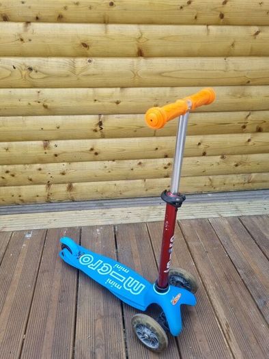 mini micro delux led scooter
