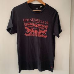 t-shirt  Levi unisex