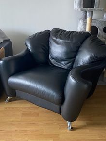 Black Leather Armchair Excellent Condition