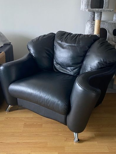 Black Leather Armchair Excellent Condition